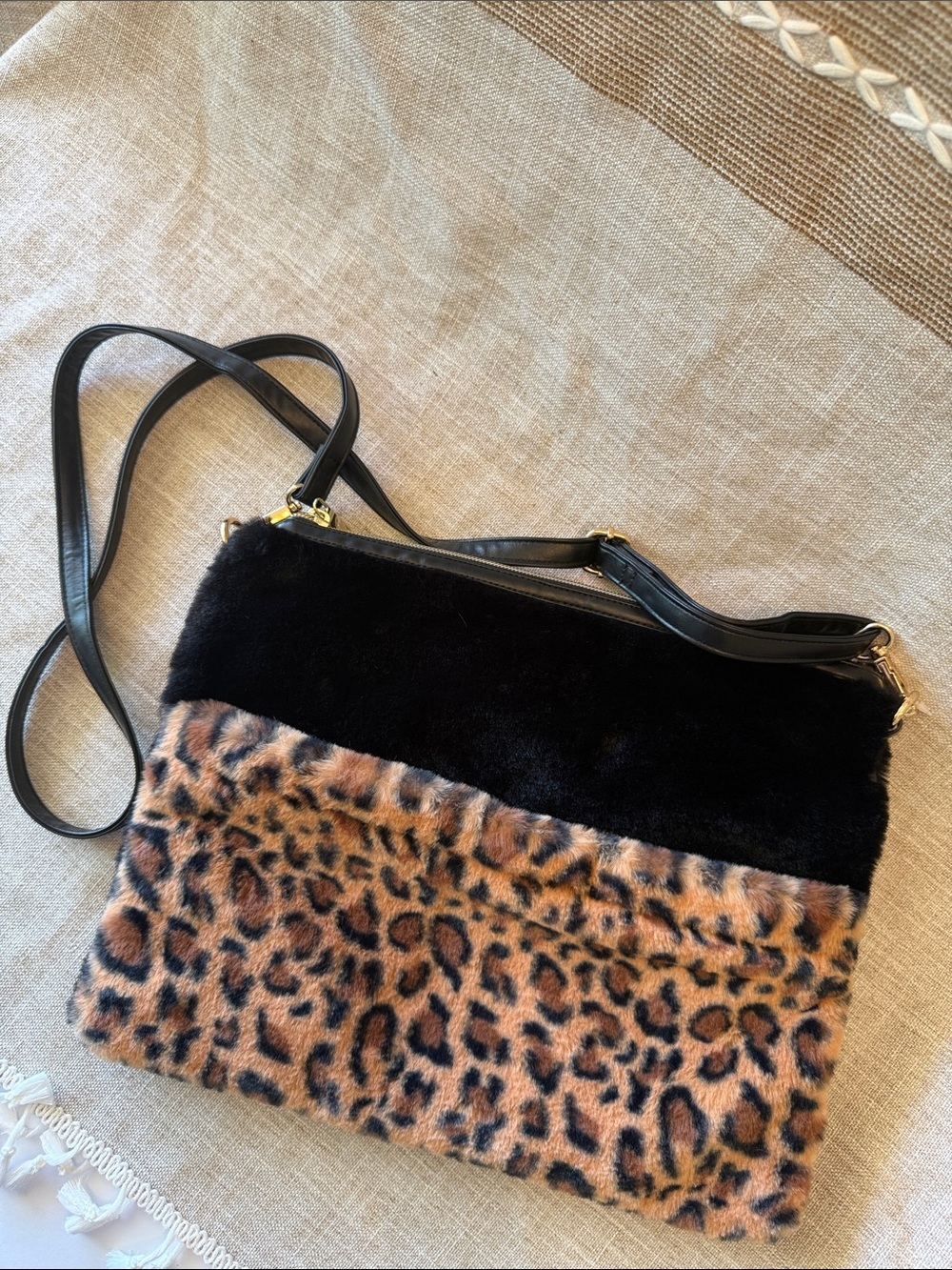 NWT Sprigs faux fur black and leopard print crossbody and wristlet bag